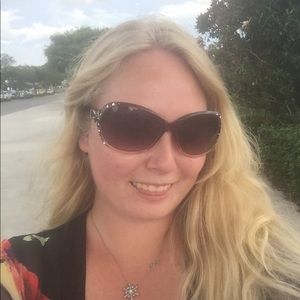 Meet your Posher, Annah